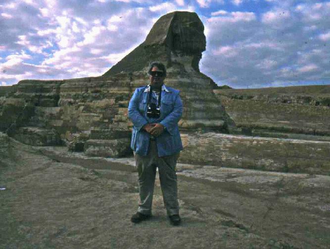 Big Jim in front of the Sphinx